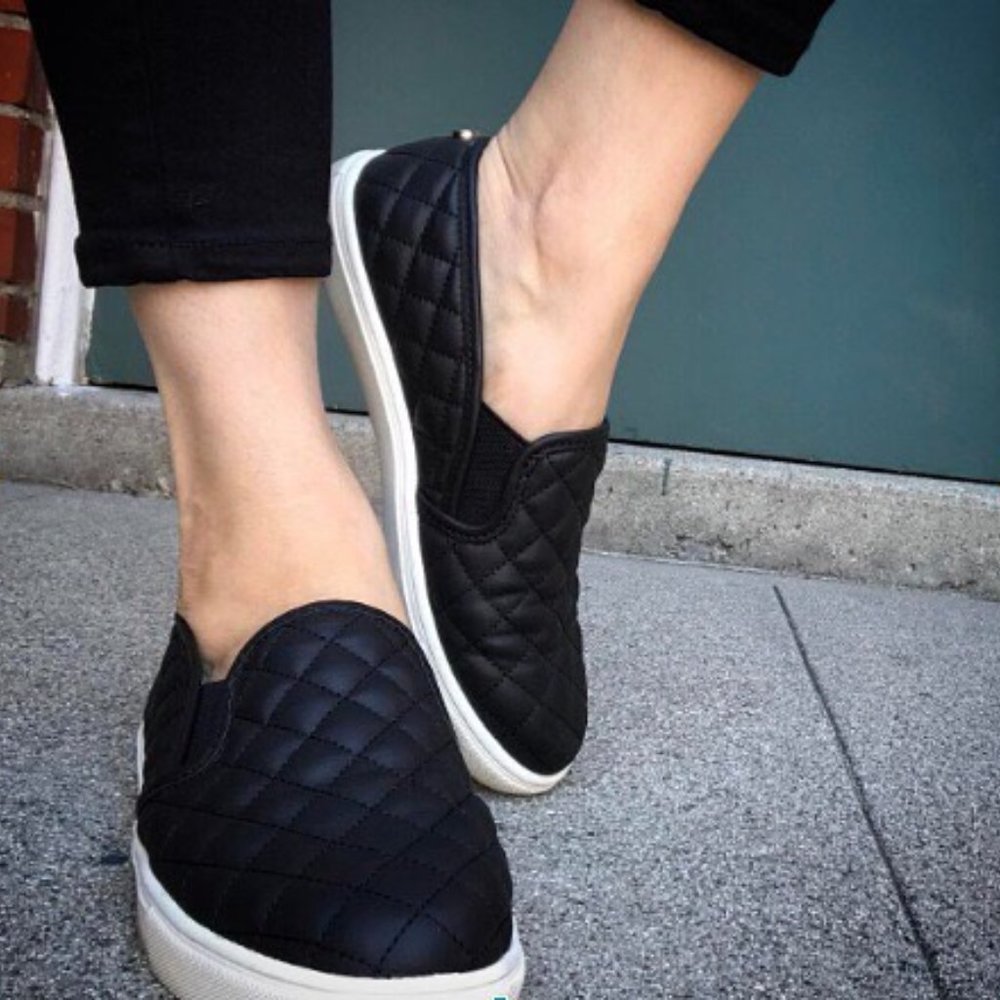 Steve Madden Ecentrcq Black Slip On Quilted Sneakers